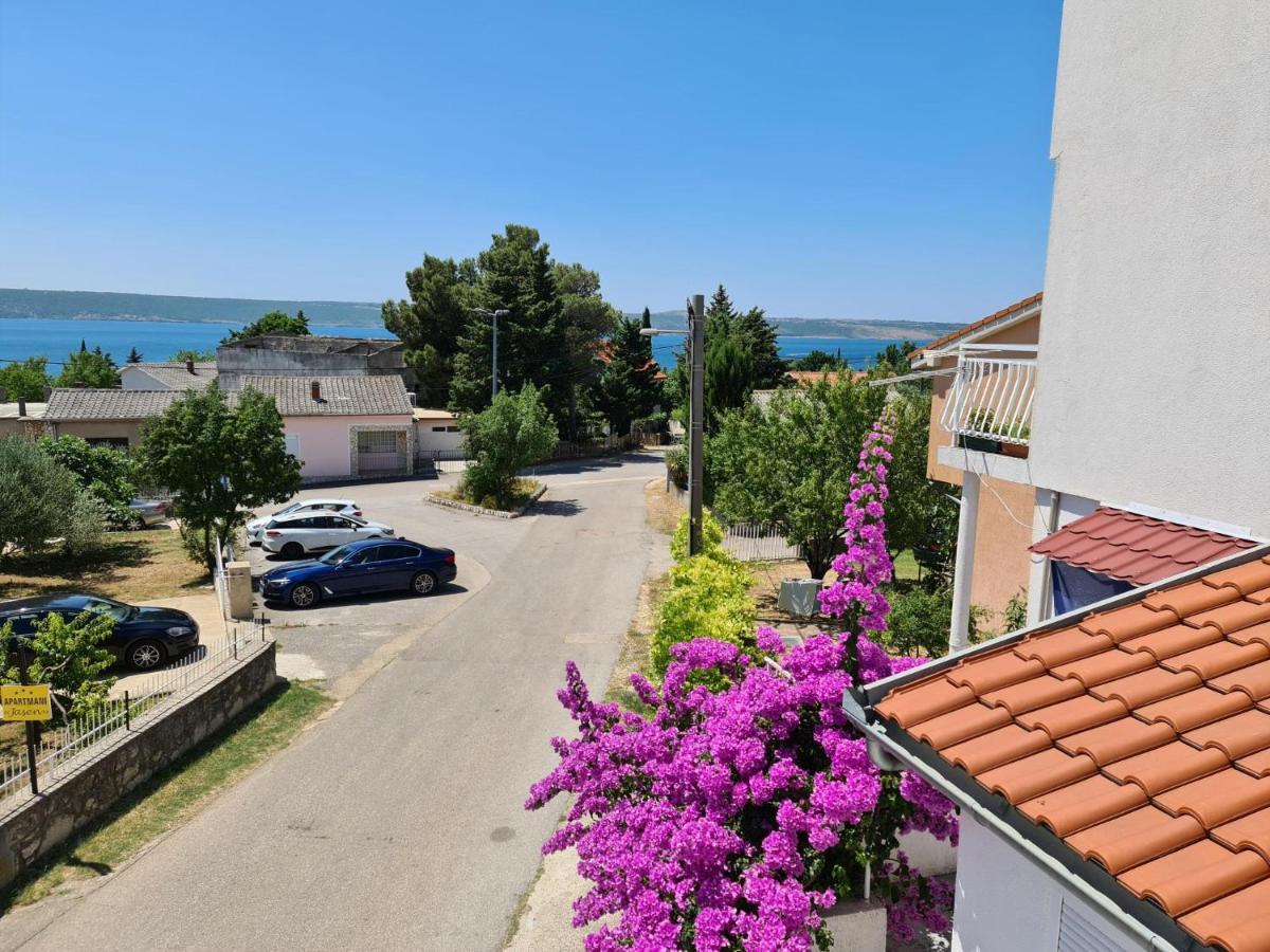 Maslenica-Bougainvillea Eksteriør billede